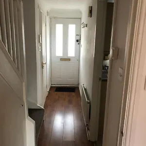 https://lovely-3-bed-semi-detached-house-with-off-street.cambridgehotelsuk.com
