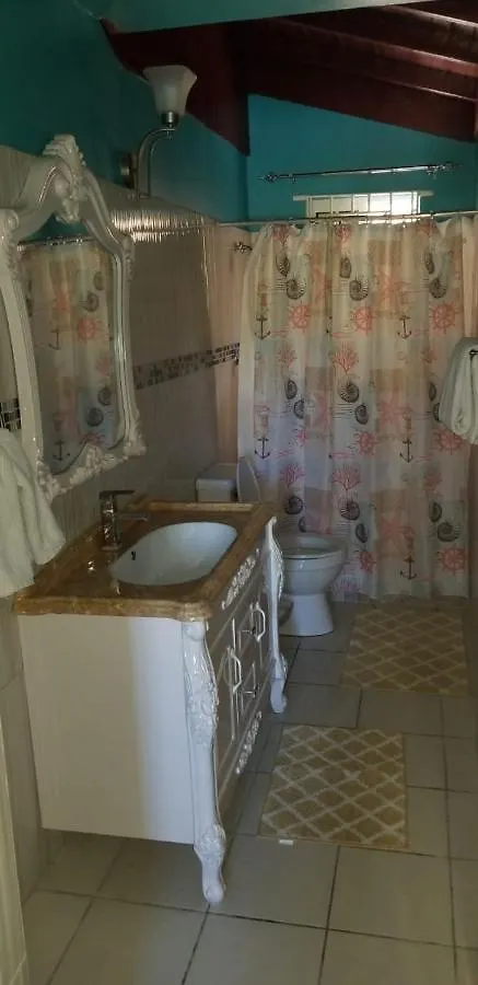 Chaudhry Holiday House Montego Bay 0*,